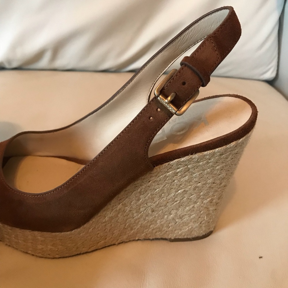 Kors Michael Kors Wedge Sandal. - Picture 9 of 11